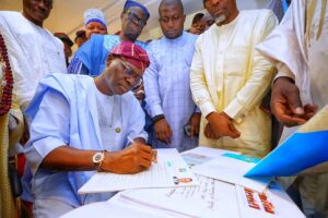 Sanwo-Olu Submits Governorship Re-Election Forms