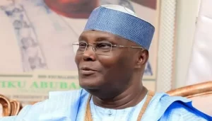 POLITICS :     ATIKU TO RESTRUCTURE NIGERIA                   From Bassey Williams, Yenagoa.                     NAtiku Abubakar, the presidential candidate of the Peoples Democratic Party (PDP)Alhahi Atiku Abubakar, has promised the Niger Delta people that his administration will devolve powers from the centre and carry out the restructuring of Nigeria, if elected president in the 2023 general elections.  Abubakar, who spoke at the cam­paign rally of the PDP at the Ox-Bow Lake Pavilion in Yenagoa, the Bayelsa state capital, noted that the people of the region had been agitating for resource control and restructuring of the coun­try and that his government, when elected, would accede to their demands.  He reiterated the implemen­tation of his five-point develop­mental agenda for the nation which he listed as unification of the country, tackling insecurity, economy, ending of ASUU strike and restructuring.  Abubakar pointed out that Bayelsa had been a stronghold of the PDP since 1999, and urged the people to remain in the party and vote for him and all its candidates at the polls.  He said, “I promised to tackle insecurity. Here in Bayelsa State you have faced a number of se­curity challenges. You have lost so many people due to breaches of law and order. I promise I will restore security in this country.  “Thirdly, I said I will tackle the economy of this country…, if you recall between 1999 and 2015, we had the best economy in Africa. Today, we are the biggest economy in Africa, but the APC has come and pushed us back and brought us down. I promise that we are going to tackle the economy and make sure we pro­vide jobs and opportunities for our young men and women to be gainfully employed in the public and the private sectors.